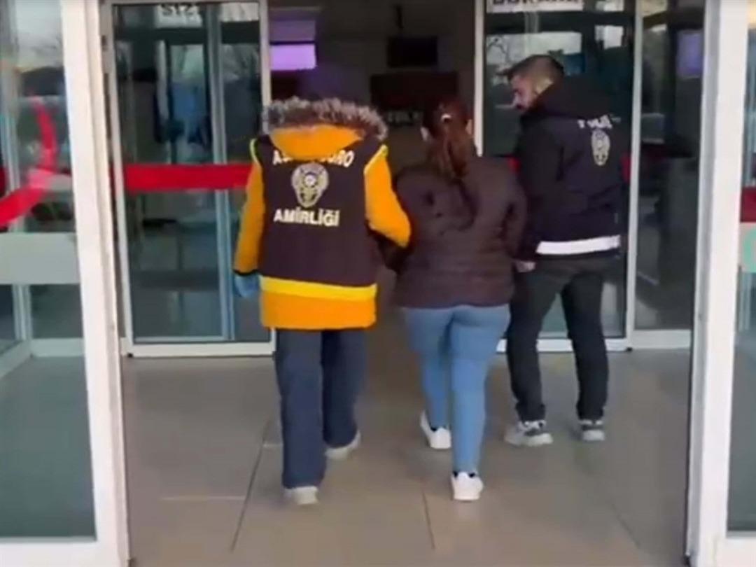 34 yıl 11 ay hapis cezasıyla aranan firari h&uuml;k&uuml;ml&uuml;, yatak altındaki gizli b&ouml;lmede yakalandı 2