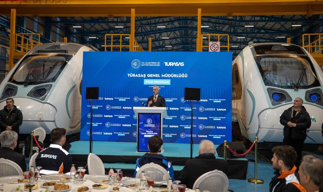 Bakan Uraloğlu: "Kendi teknolojimizi ve gemilerini &uuml;reten &uuml;lke olarak dimdik ayaktayız" 1