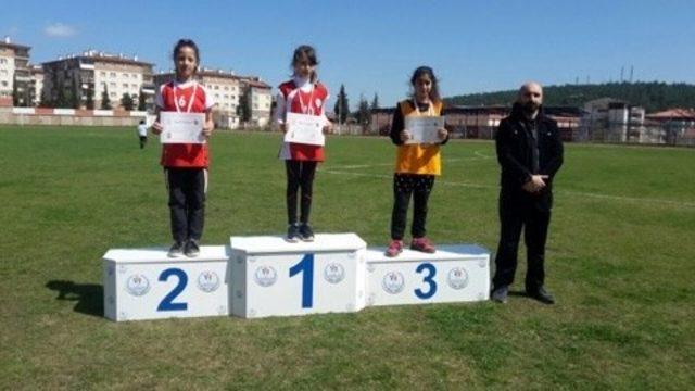 Okul Sporları Atletizm Küçükler Kız-Erkek İl Birinciliği müsabakaları sona erdi