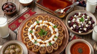 17. günde iftara ne pişirsem diyenlere: 5 dakika çorbası, saray sarması ve kaşık tatlısı