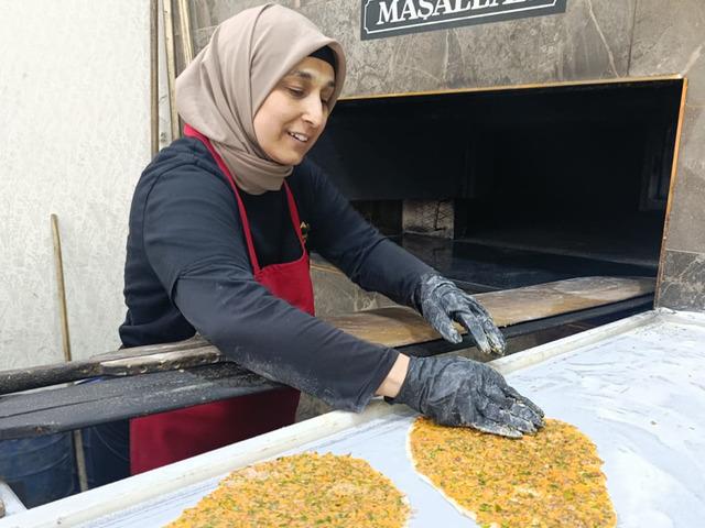 Yaptığı mesleği g&ouml;renler 'Abla bu iş erkek işi' diyor