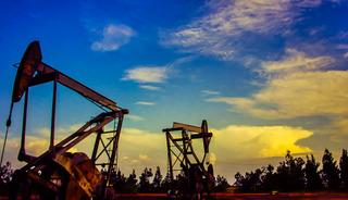 Petrolde tarihi hafta: Son 6 yılın en g&uuml;&ccedil;l&uuml; y&uuml;kselişi!