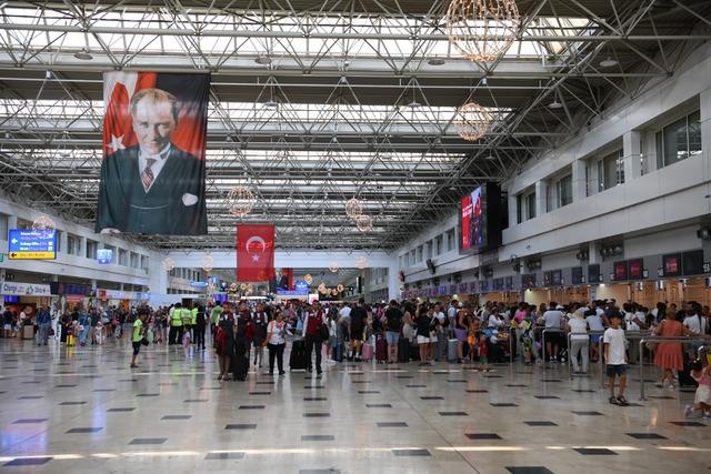 Şubatta havayoluyla seyahat edenlerin sayısı 45 ilin n&uuml;fusunu aştı! 3