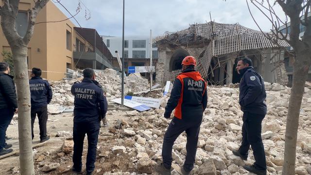 Malatya da cami inşaatında g&ouml;&ccedil;&uuml;k; 1 yaralı 1