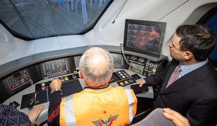 T&uuml;rkiye'nin ilk yerli ve milli hızlı treni raylara indi! Yol testleri başladı