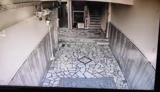 Hırsızlık yaparken kamerayı fark edince vazge&ccedil;ti 6