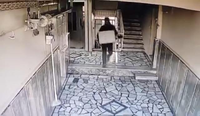 Hırsızlık yaparken kamerayı fark edince vazge&ccedil;ti 2