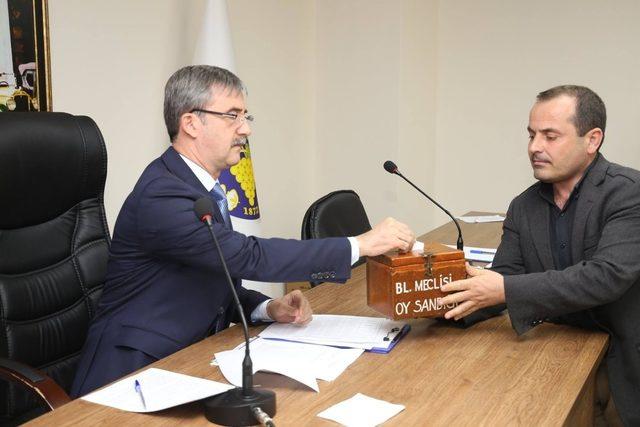 Turgutlu’ya hizmet için başkana borçlanma yetkisi verildi