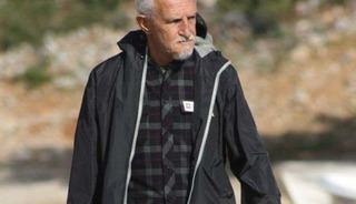 Merdivenden d&uuml;ş&uuml;p &ouml;ld&uuml;