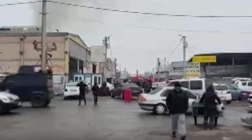 Mardin'de yol kenarındaki kanala &ccedil;arpan kamyonetteki 2 kişi yaralandı
