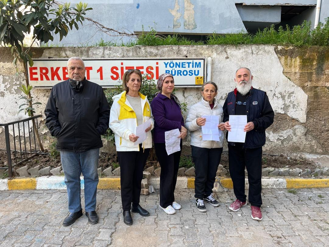 İzmir de akılalmaz komşu ter&ouml;r&uuml;: Kapılara dışkı s&uuml;r&uuml;yor, &ccedil;&ouml;p d&ouml;k&uuml;yor! 5