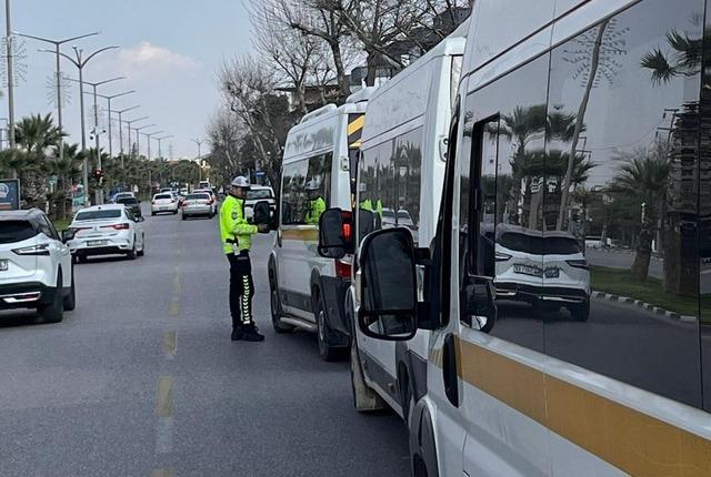 Manisa&rsquo;da korsan taşımacılığa sıkı denetim 2