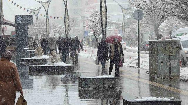 Van&rsquo;da kar yağışı ve sis etkili oluyor 4