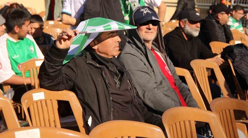 Seyirci yasağı taraftarı durduramadı