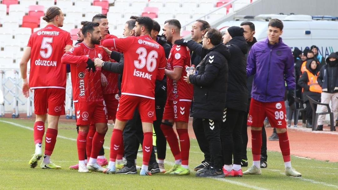 İsmet Taşdemir: "Hakem doğru bir ma&ccedil; y&ouml;netmedi" 1