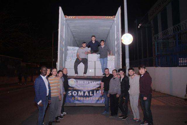 İhlâs Vakfı hayırseverlerin yardımlarını Somali’ye yolladı