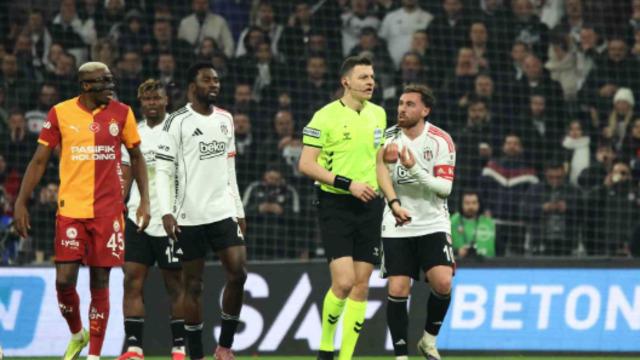 Galatasaray, Beşiktaş ile oynadığı son 5 derbide 4 kırmızı kart gördü