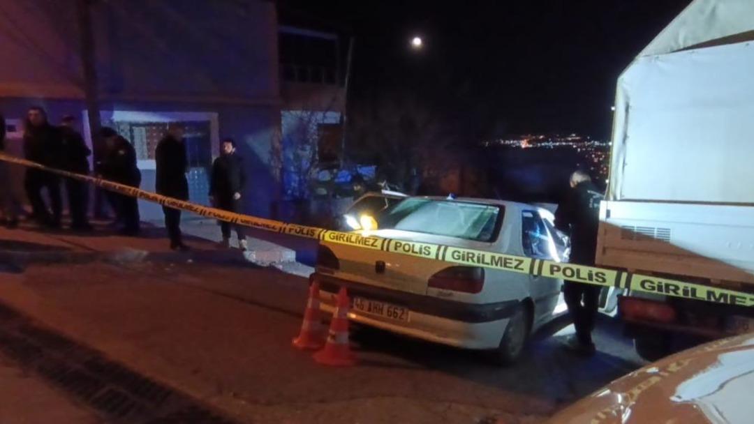 Eski eşinden &ccedil;ocuğunu almaya giden adam, silahla vurularak ağır yaralandı 1