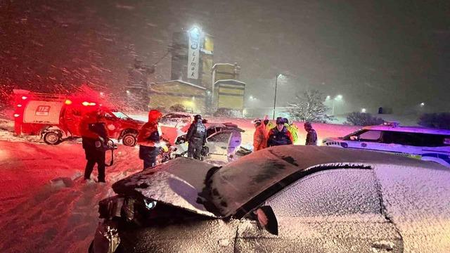 Bitlis’te trafik kazası: 2’si çocuk 7 kişi yaralandı