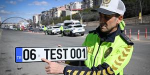 APP plaka uyarısı! Ara&ccedil; sahipleri i&ccedil;in EGM a&ccedil;ıkladı: Plakanız ge&ccedil;erli mi?