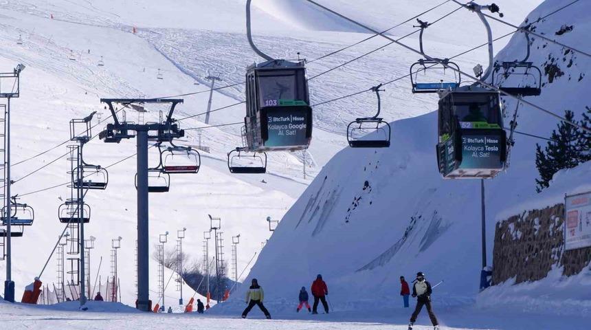 Paland&ouml;ken&rsquo;de kayak keyfi s&uuml;r&uuml;yor