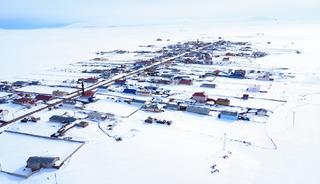 Kars'ta karla beyaza b&uuml;r&uuml;nen k&ouml;yler dronla g&ouml;r&uuml;nt&uuml;lendi