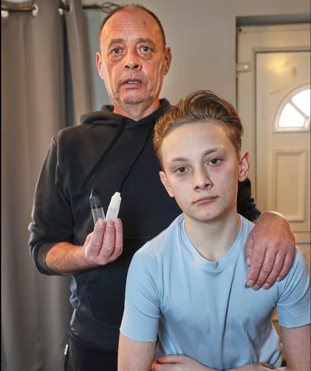 &Ccedil;ocukları  zombi ye &ccedil;eviriyor! Elektronik sigaraların i&ccedil;inden uyuşturucu &ccedil;ıktı: Sosyal medyadan pazarlıyorlar 3