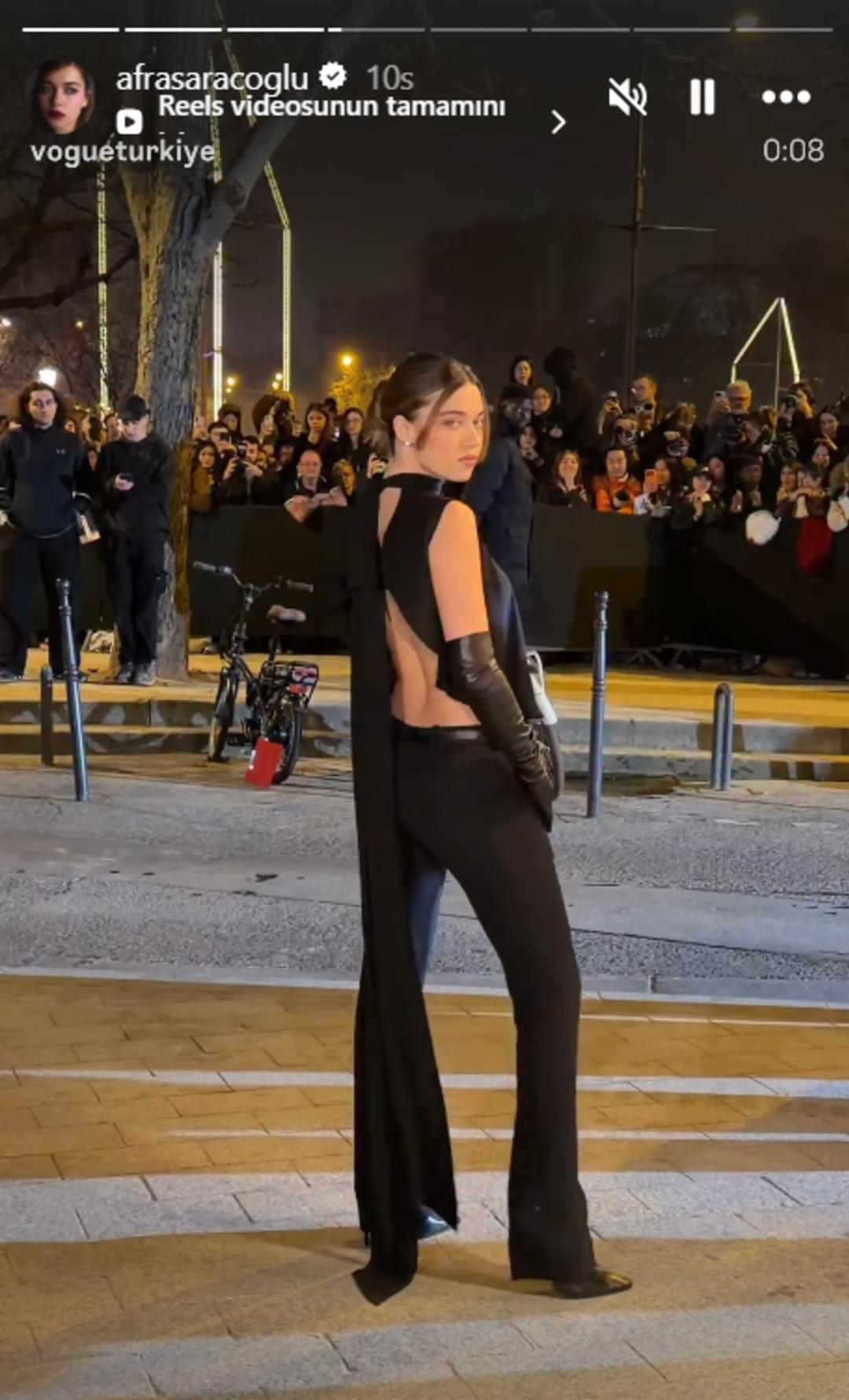 A.B.İ&rsquo;nin &Ccedil;ağla&rsquo;sı Afra Sara&ccedil;oğlu Paris i yıktı ge&ccedil;ti! İddialı se&ccedil;im 1