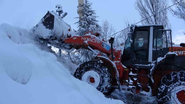 Bitlis mart ayında kara g&ouml;m&uuml;ld&uuml; 12