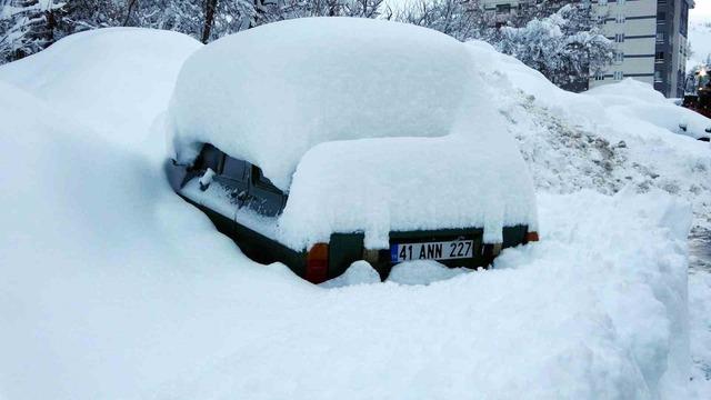 Bitlis mart ayında kara g&ouml;m&uuml;ld&uuml; 10
