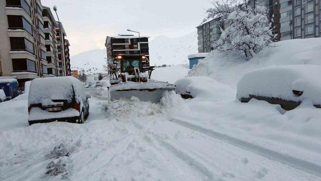 Bitlis mart ayında kara g&ouml;m&uuml;ld&uuml; 8