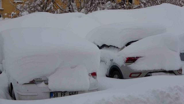 Bitlis mart ayında kara g&ouml;m&uuml;ld&uuml; 4