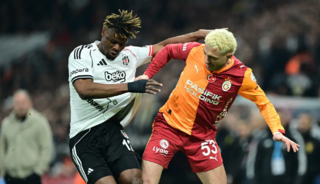 Galatasaray taraftarından o s&ouml;zlere tepki: Kazanmayı hak etmediler!