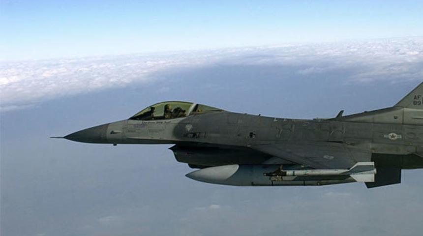 ABD’de F-16 uçağı düştü