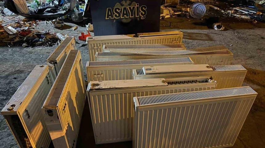 İskenderun&rsquo;da kalorifer peteği hırsızları yakayı ele verdi