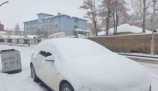 Başkale&rsquo;de kar yağışı