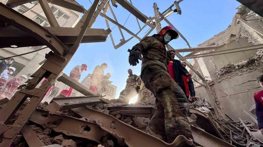 İran Kızılay: "ABD-İsrail saldırılarında 9 bin 669 sivil yapı hasar g&ouml;rd&uuml;"