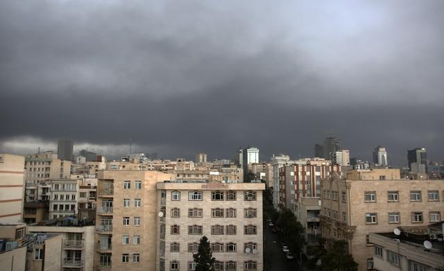 Tahran da gün ağarmadı! Savaşın merkezinde iç karartan görüntü: Gökten kül yağdı 10