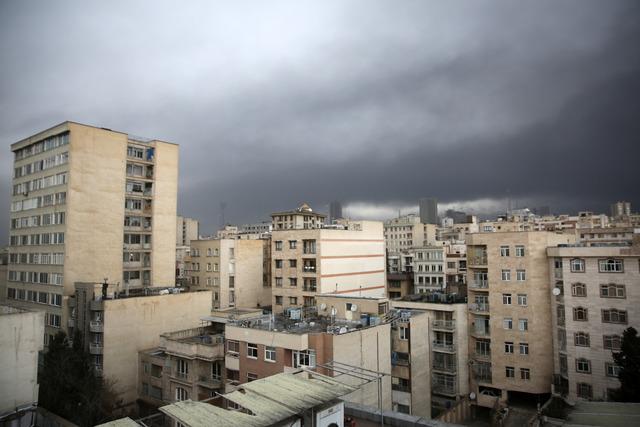 Tahran da gün ağarmadı! Savaşın merkezinde iç karartan görüntü: Gökten kül yağdı 9