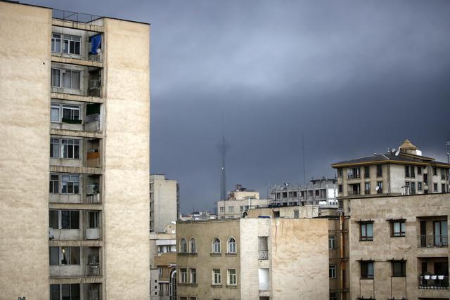 Tahran da gün ağarmadı! Savaşın merkezinde iç karartan görüntü: Gökten kül yağdı 5