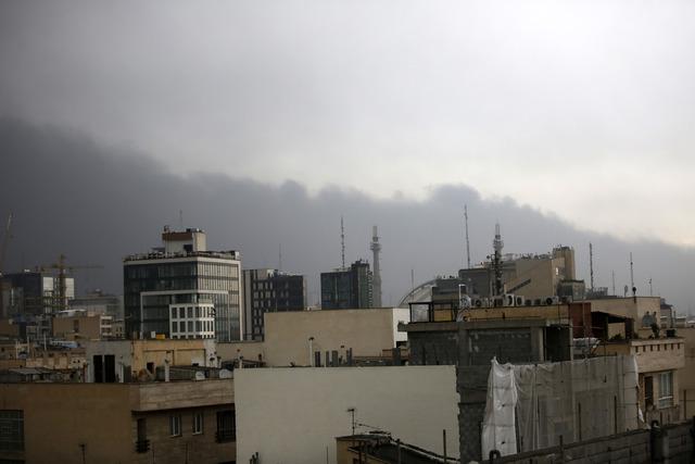 Tahran da gün ağarmadı! Savaşın merkezinde iç karartan görüntü: Gökten kül yağdı 2