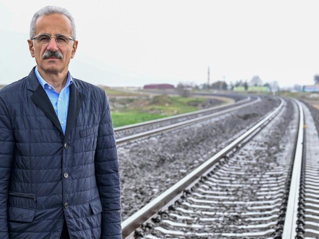 Bakan Uraloğlu duyurdu! Bursa'ya y&uuml;ksek hızlı tren m&uuml;jdesi