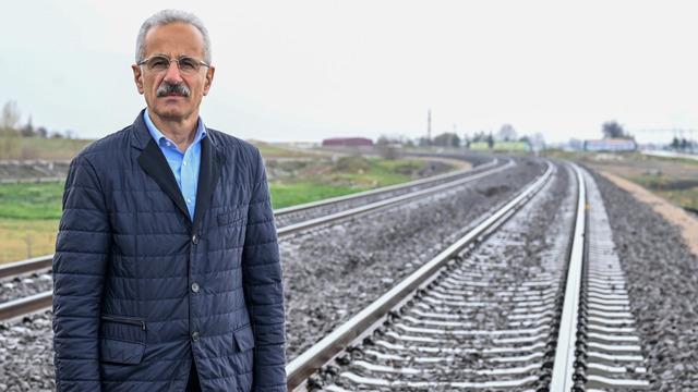 Bakan Uraloğlu duyurdu! Bursa'ya yüksek hızlı tren müjdesi