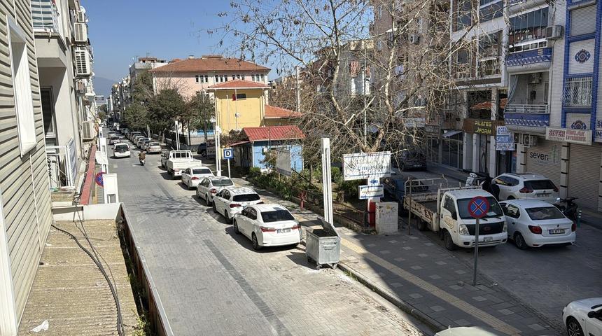 Manisa'da korkutan deprem! B&uuml;y&uuml;kl&uuml;ğ&uuml; a&ccedil;ıklandı