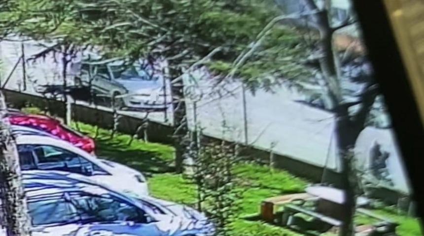 El freni &ccedil;ekilmeyen otomobil faciaya sebep oldu: 1 &ouml;l&uuml;, 2 ağır yaralı