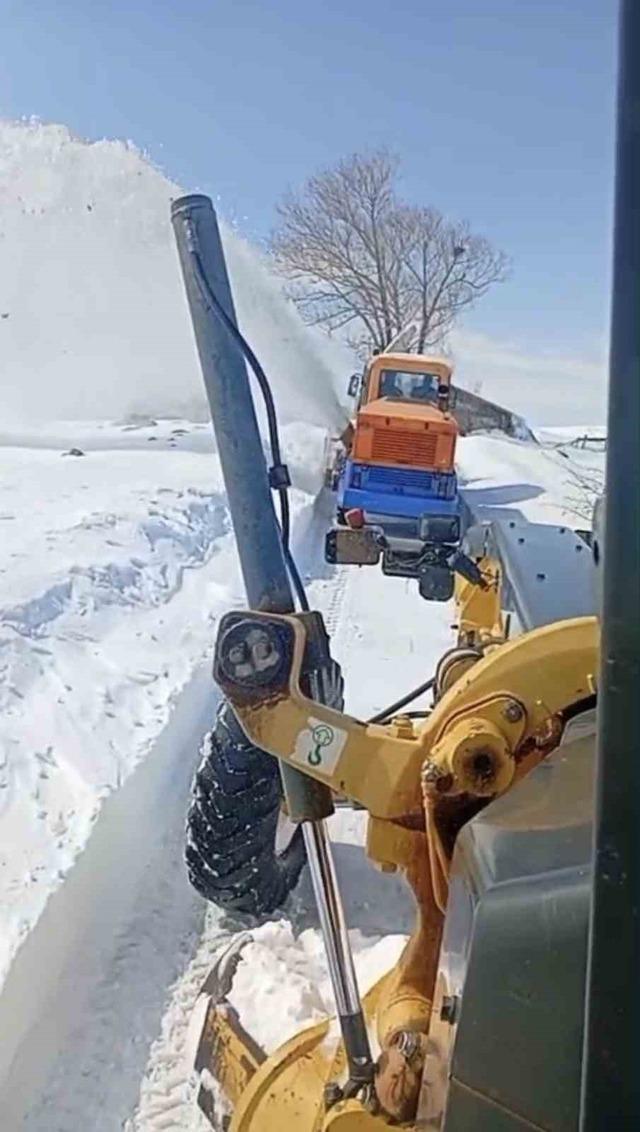 Bingöl’de yol açma çalışmaları devam ediyor 2