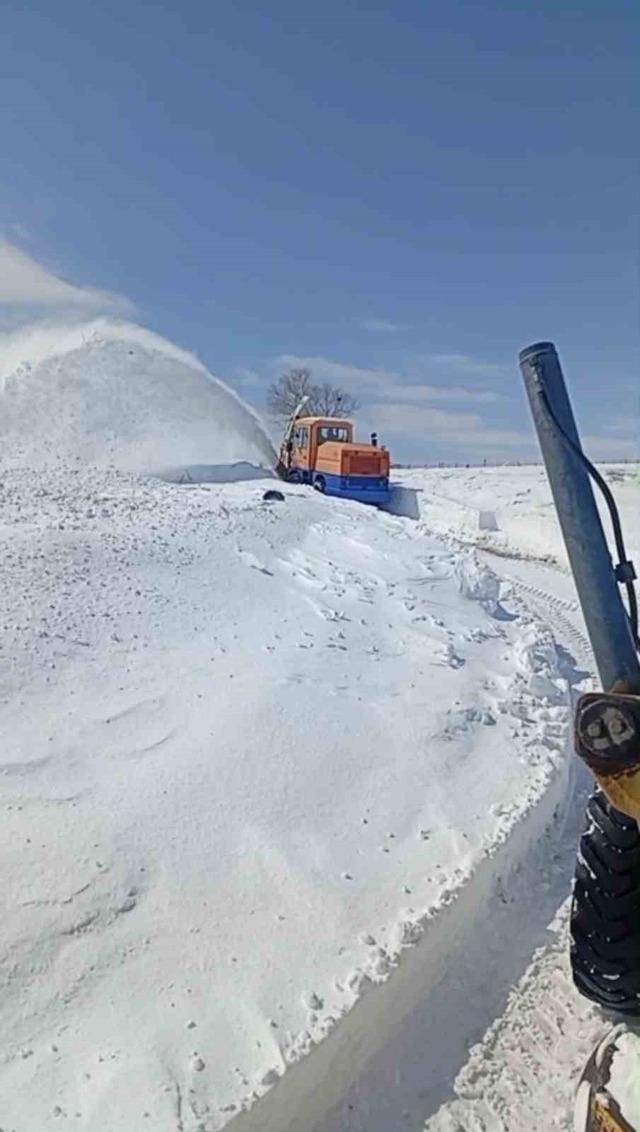 Bingöl’de yol açma çalışmaları devam ediyor 1
