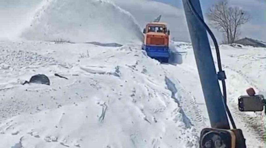 Bing&ouml;l&rsquo;de yol a&ccedil;ma &ccedil;alışmaları devam ediyor