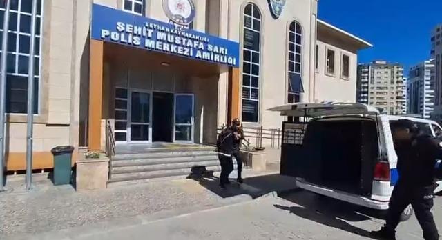 Adana’da trafikte araçtan inip sürücüye saldıran iki kişi tutuklandı 1