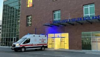 Tır otomobile arkadan &ccedil;arptı! 1 &ouml;l&uuml;, 1 yaralı